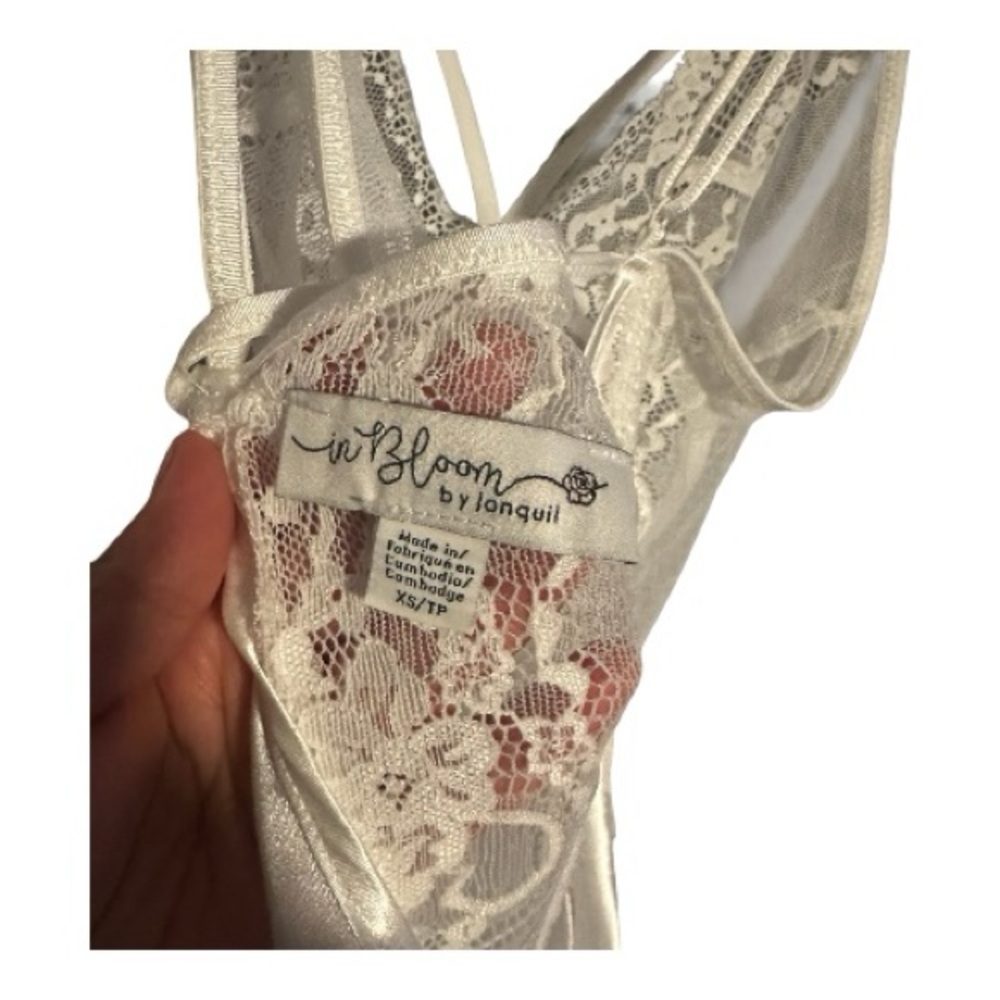 Luxurious White Lace Slip - Picture 6 of 6